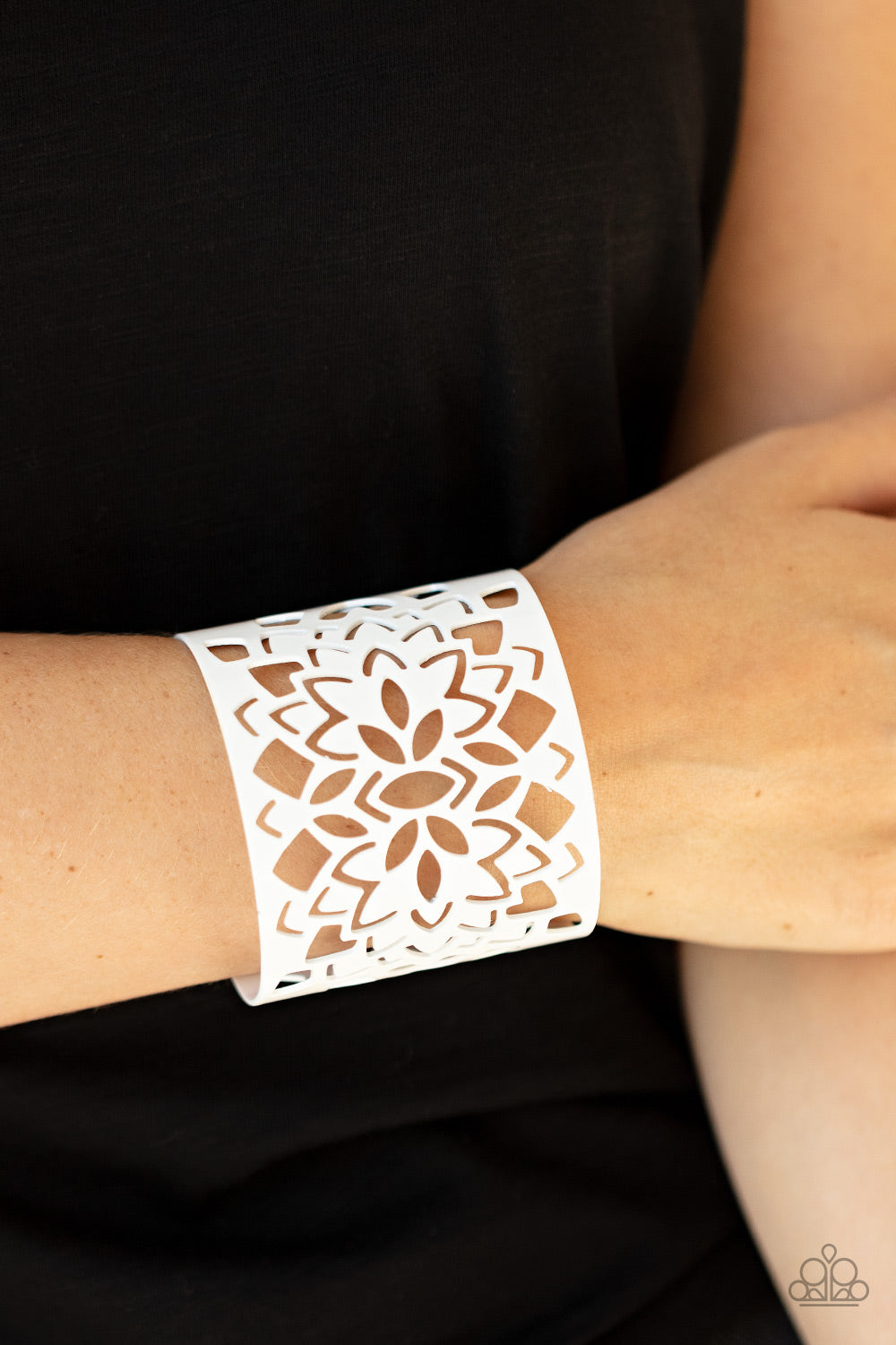 Hacienda Hotspot Cuff- White