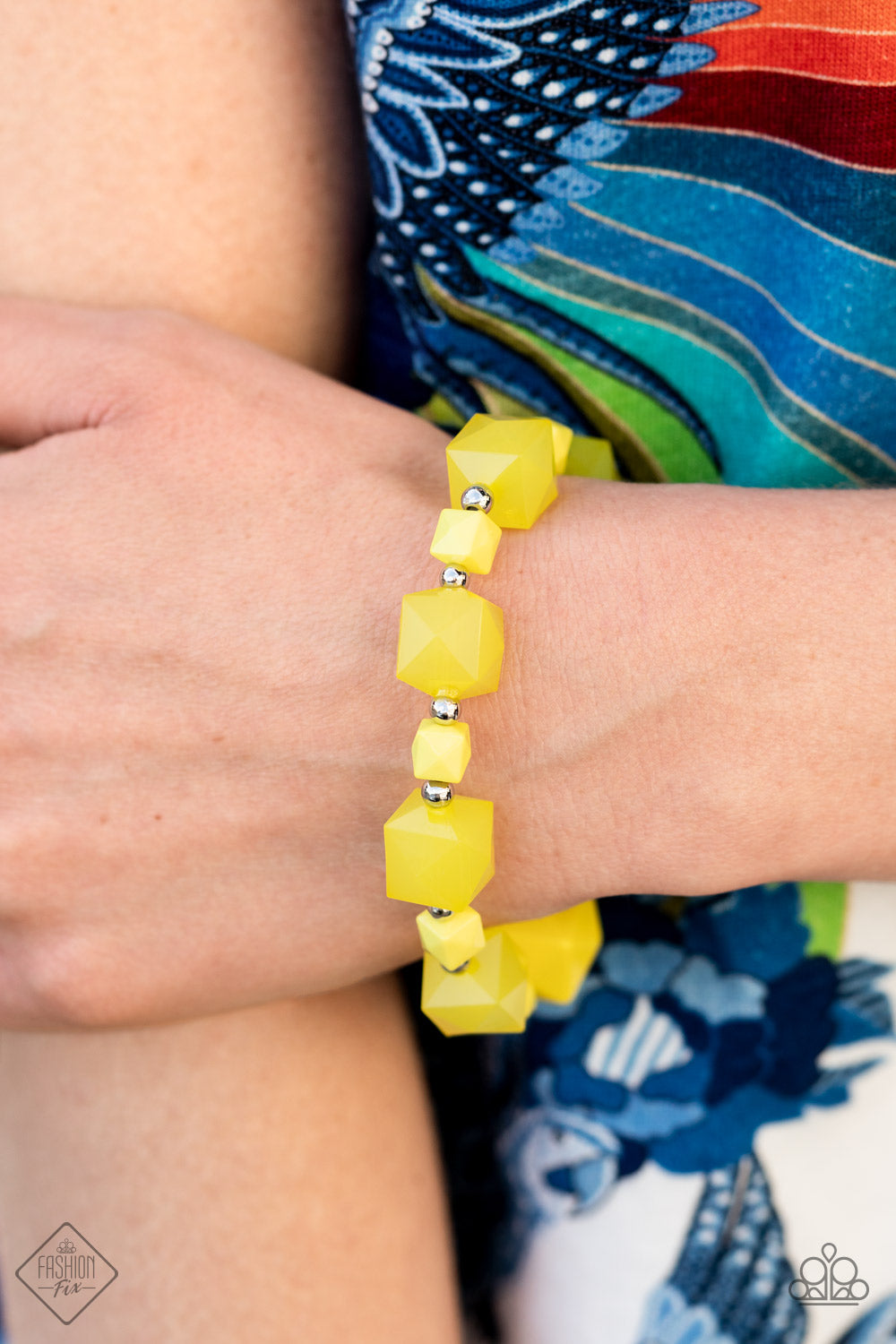 Trendsetting Tourist Bracelet- Yellow